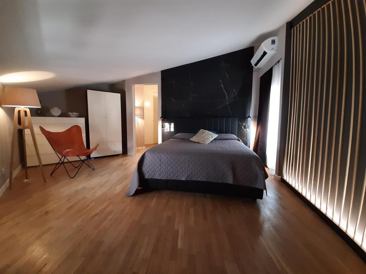 Apartment Moaa - Modern Art Desenzano del Garda